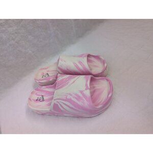 Art class girls size youth 5 pink and white marble Edie slides, chunky new, P8